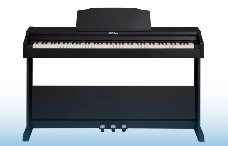 roland r102 - one of the best digital pianos